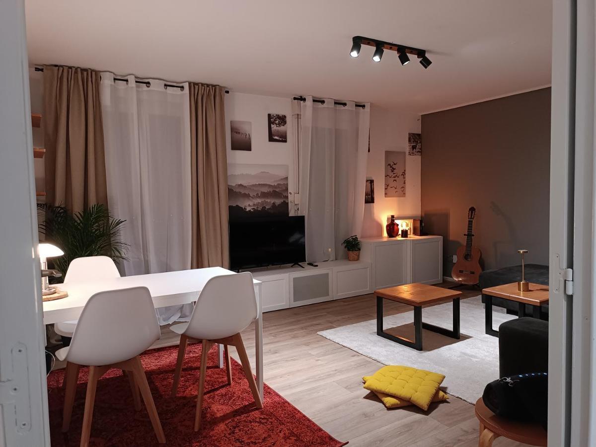 Stylish 1-Bedroom Flat With Beautiful Terrace , For A Cosy Retreat Strasburgo Esterno foto