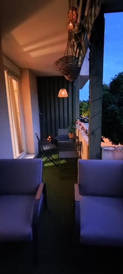 Stylish 1-Bedroom Flat With Beautiful Terrace , For A Cosy Retreat Strasburgo Esterno foto